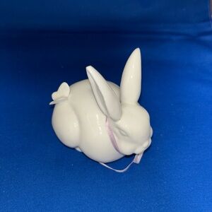 Vintage White Easter Bunny w Butterfly Dept. 56 50% Fine Bone China Taiwan
